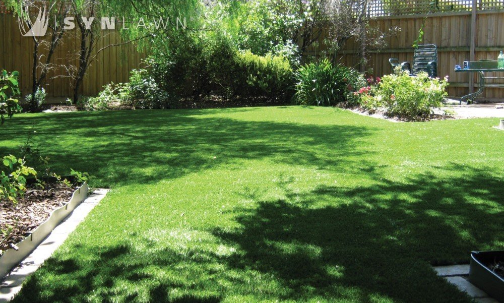 The Advantages of Synthetic Turf for Family Backyards